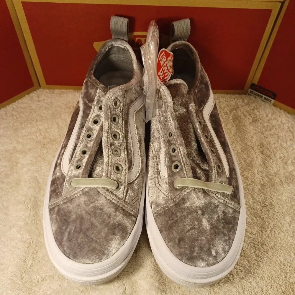 Vans Men's 7/Women's 8.5 Sentry Old Skool Crushed Velvet Silver/White